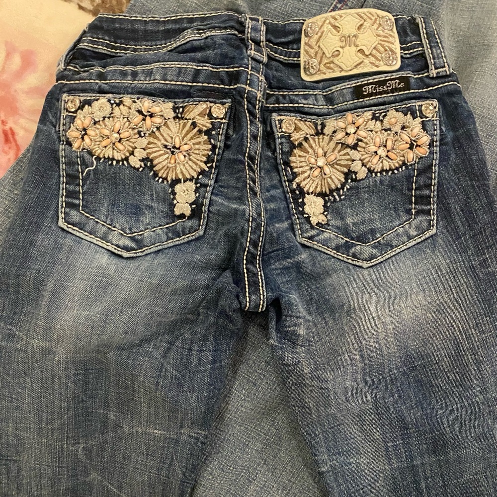 Miss Me Girls Jean shorts with Floral Embroidery